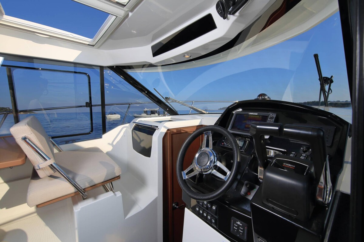 Merry Fisher 895 Offshore Salty Kiss