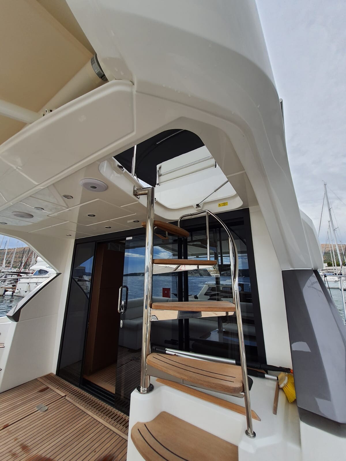 Monte Carlo 52 Nora