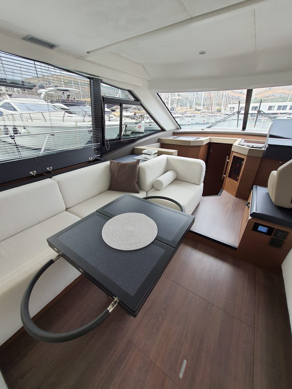 Monte Carlo 52 Nora