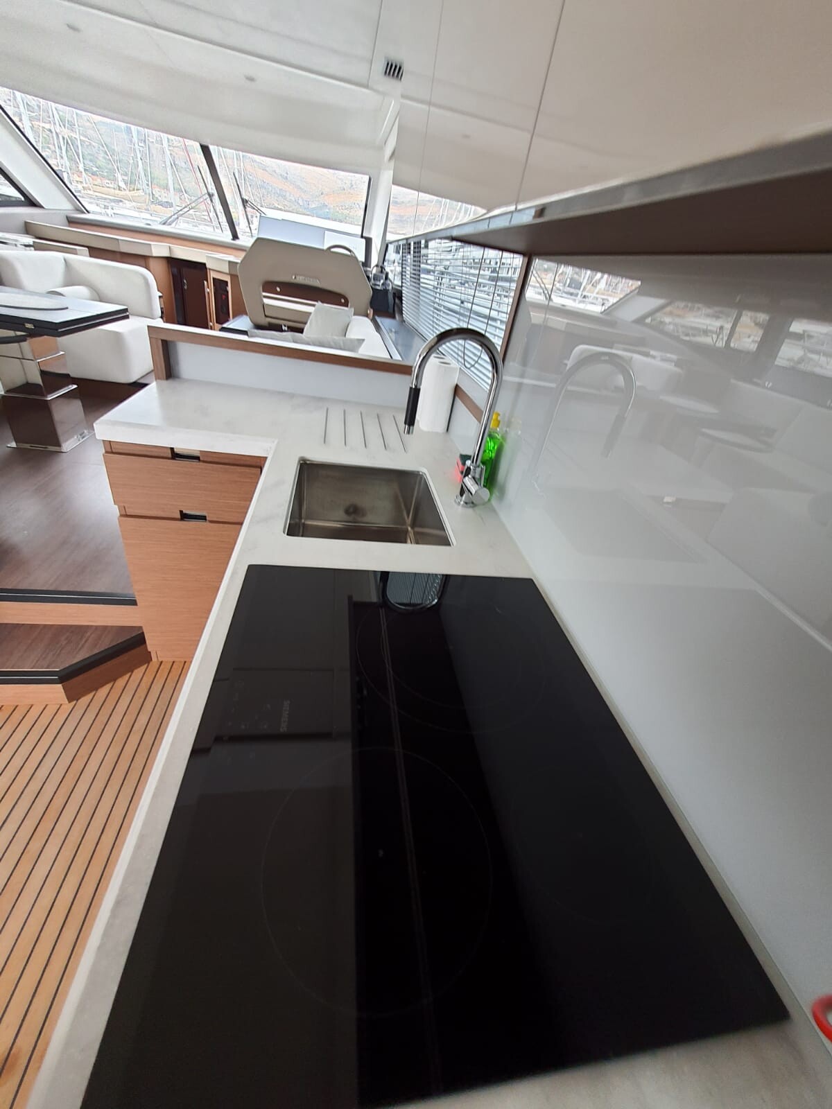 Monte Carlo 52 Nora