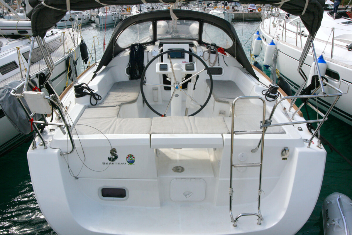 Oceanis 34.2 LL Skyhawk