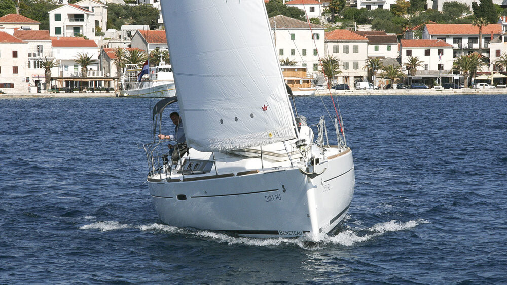 Oceanis 34.2 LL Skyhawk