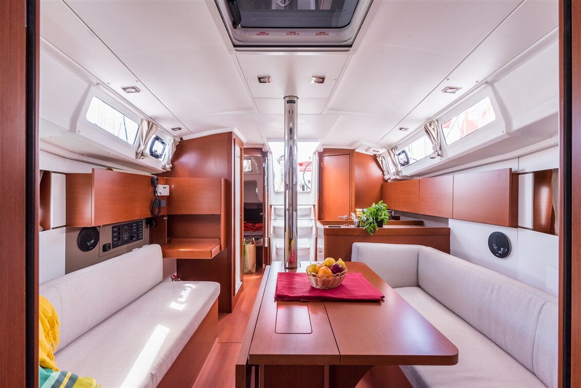 Oceanis 35.1 Bela