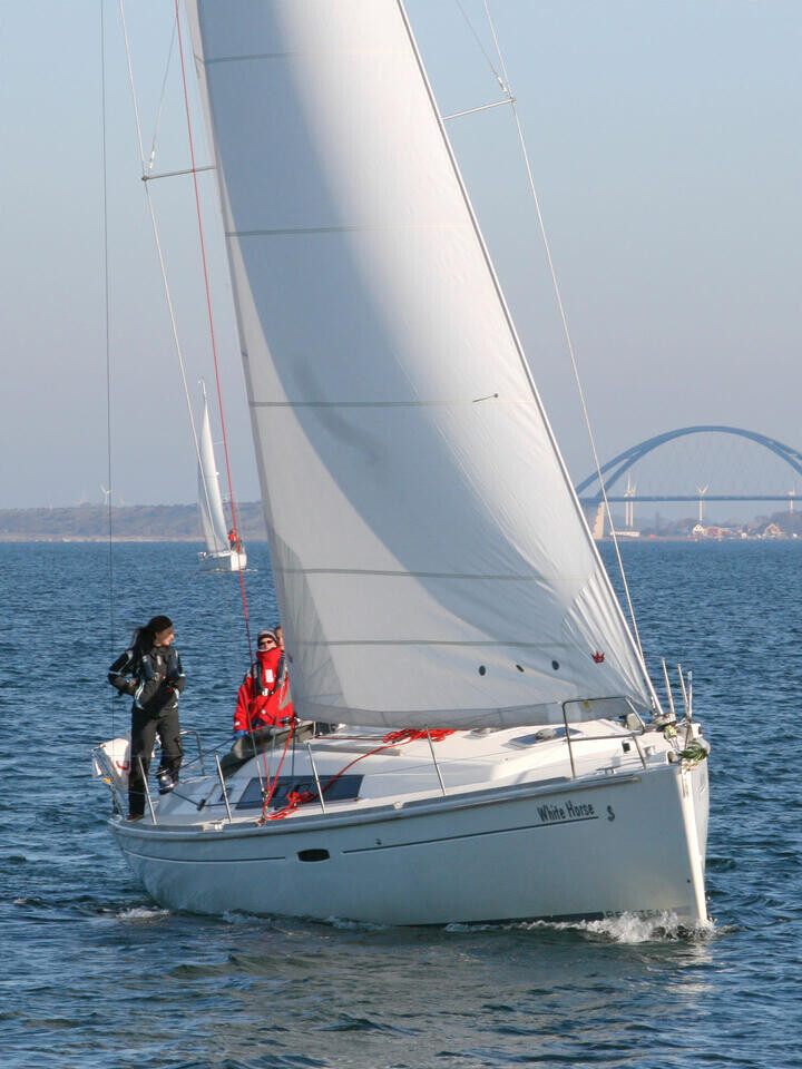 Oceanis 37 White Horse