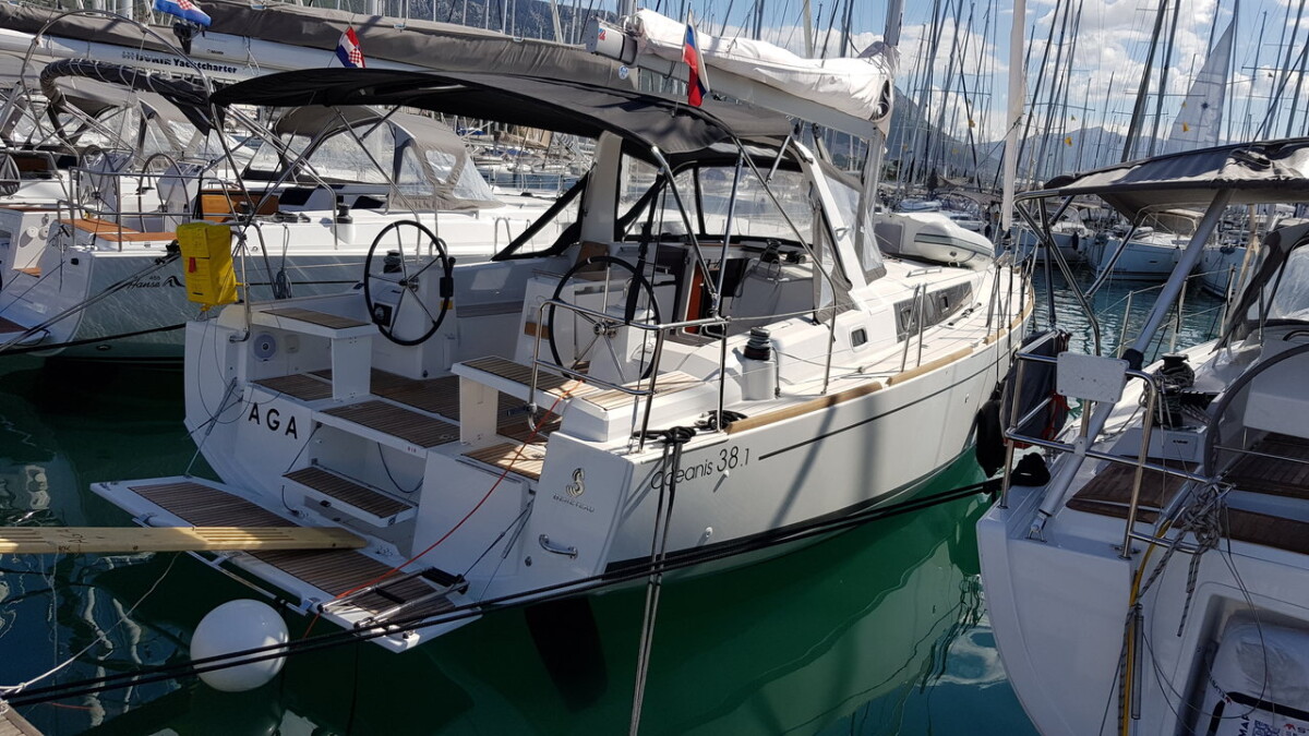 Oceanis 38.1 Aga