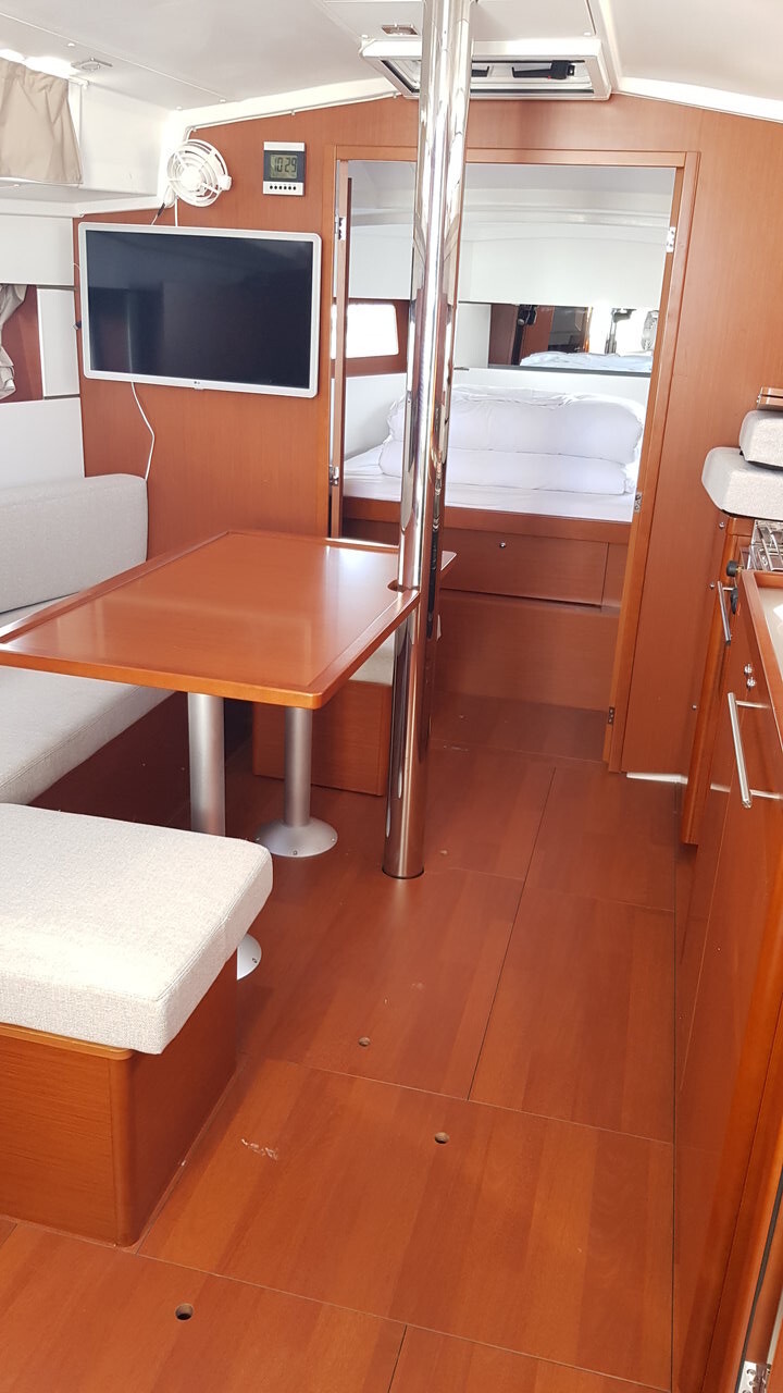 Oceanis 38.1 Aga