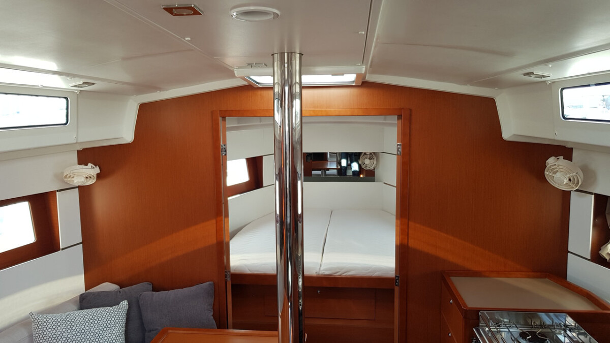 Oceanis 38.1 Aga