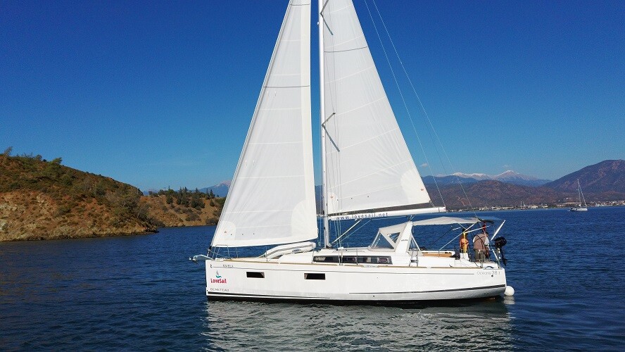 Oceanis 38.1 Rosa Bella