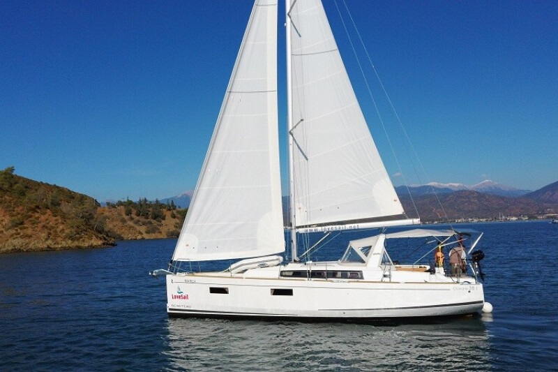 Oceanis 38.1 Rosa Bella