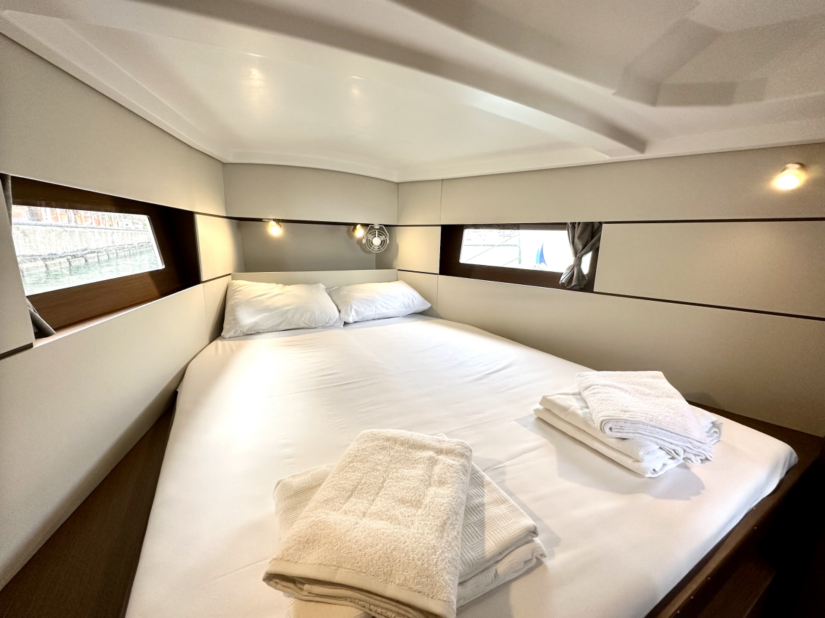 Oceanis 38.1 Sail Bellatrix