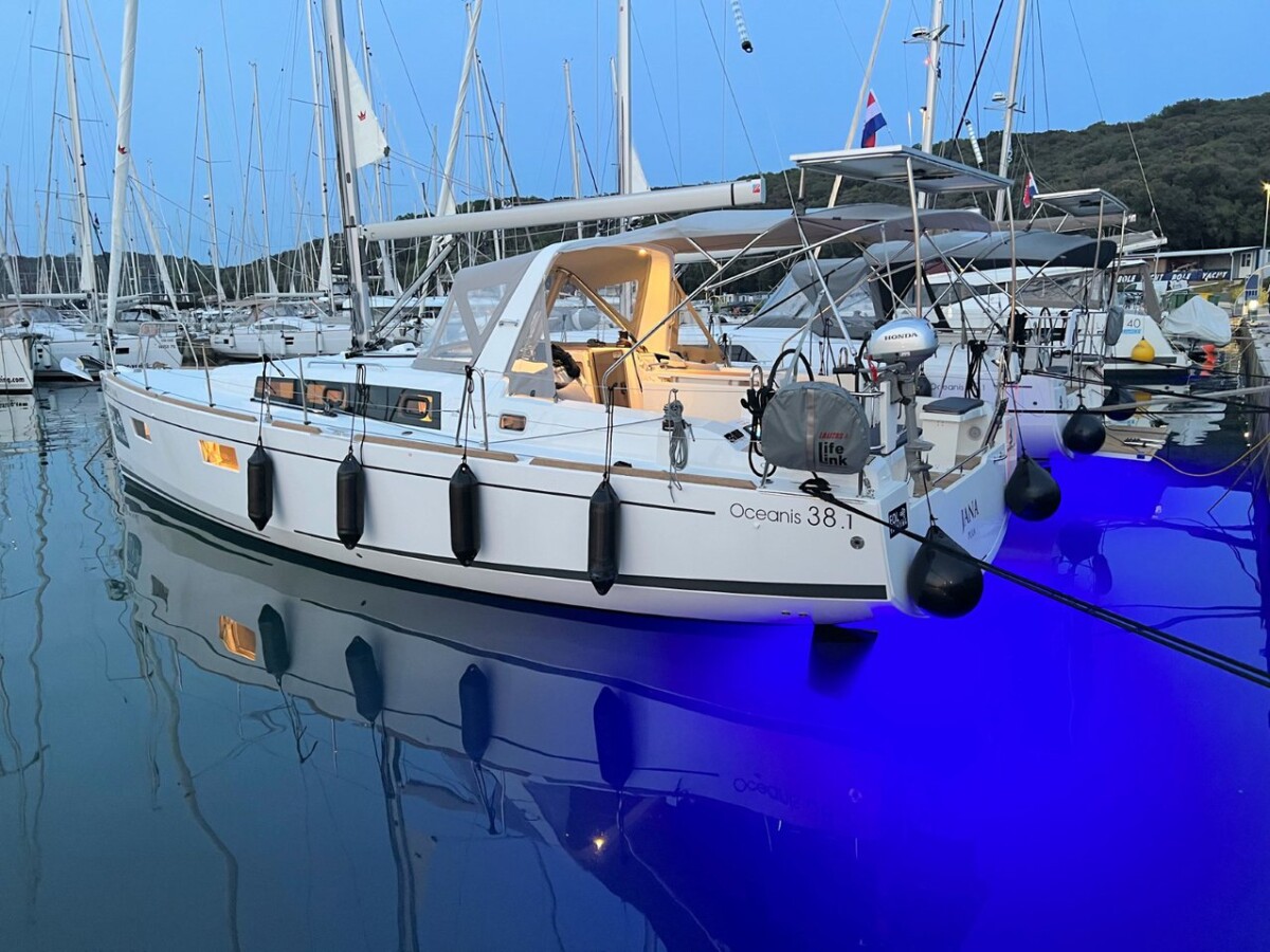 Oceanis 38.1 Jana