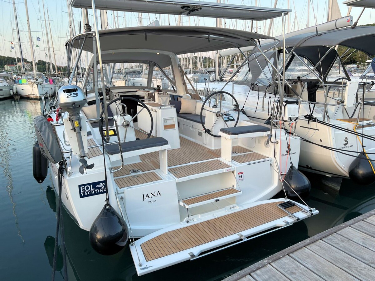 Oceanis 38.1 Jana