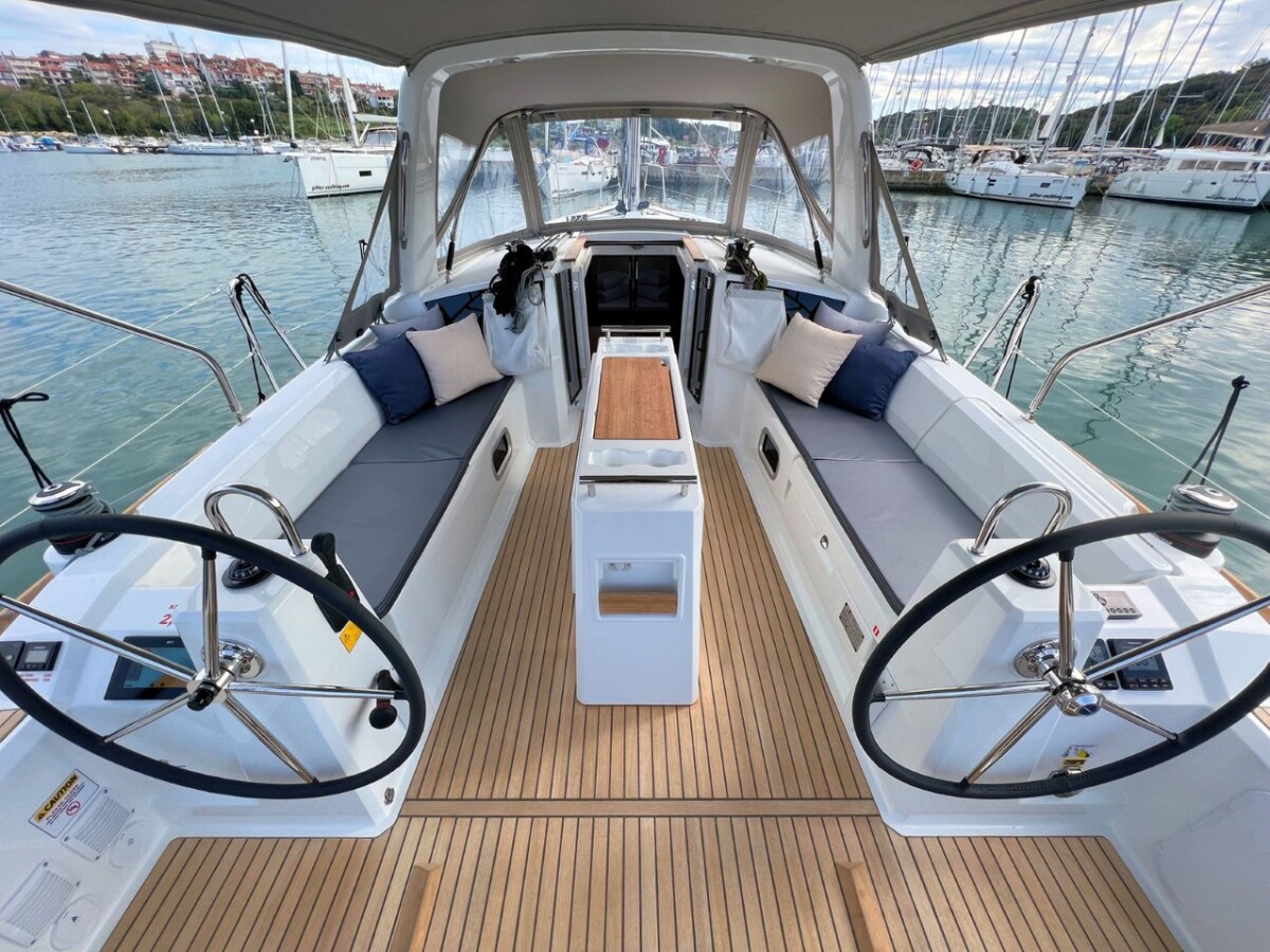 Oceanis 38.1 Jana