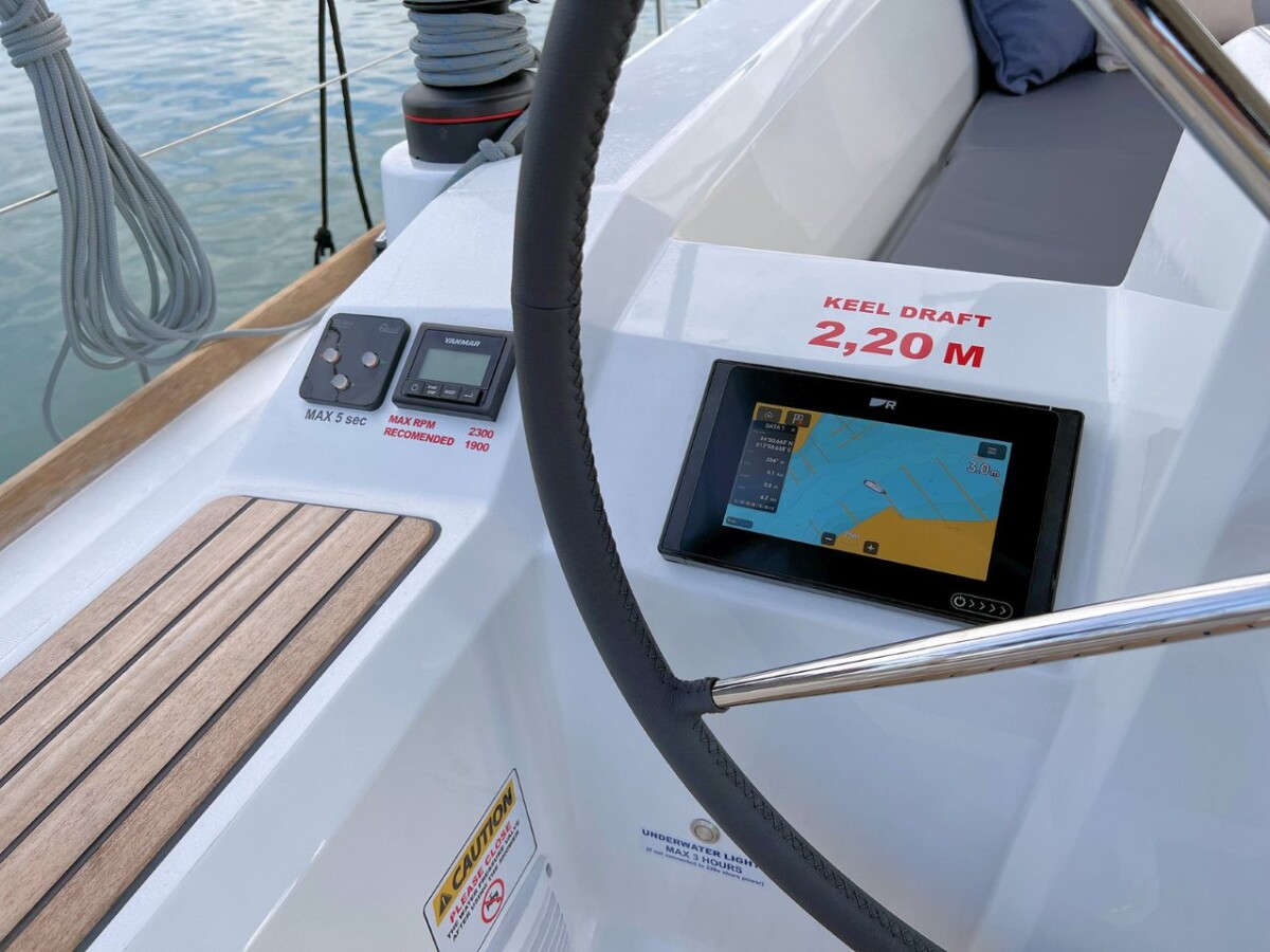 Oceanis 38.1 Jana