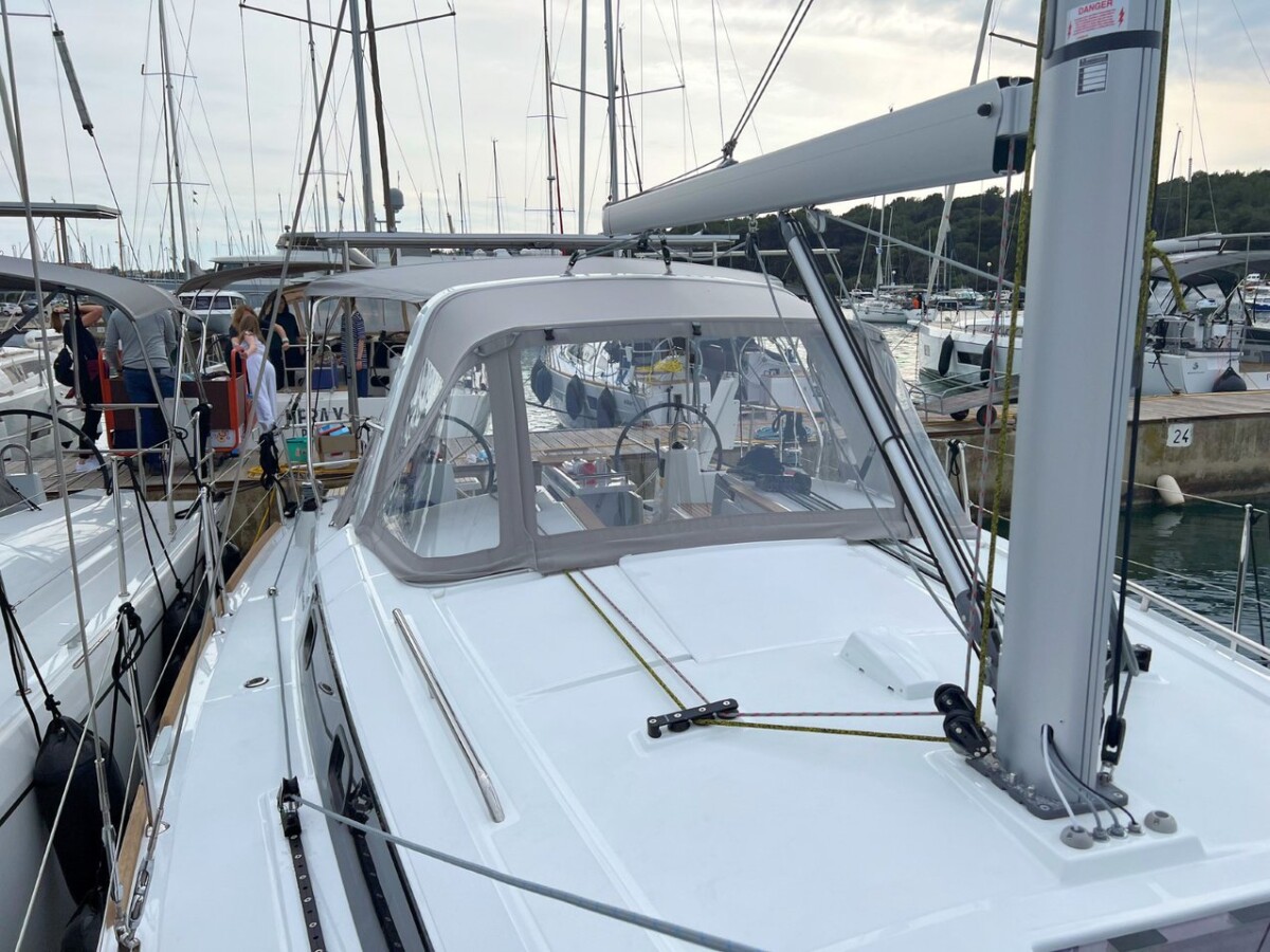 Oceanis 38.1 Jana