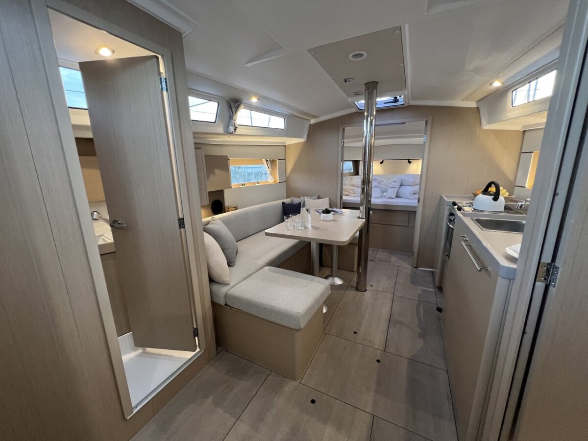 Oceanis 38.1 Jana