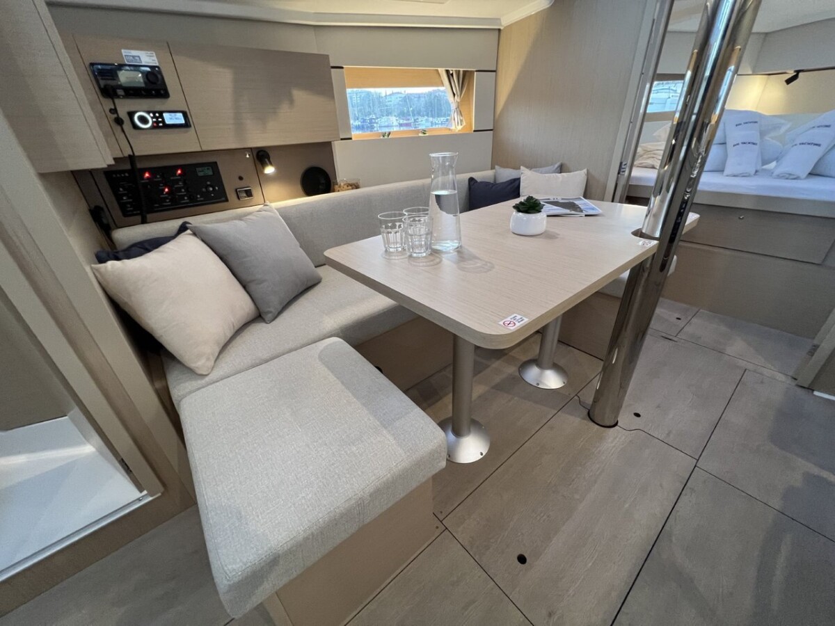 Oceanis 38.1 Jana