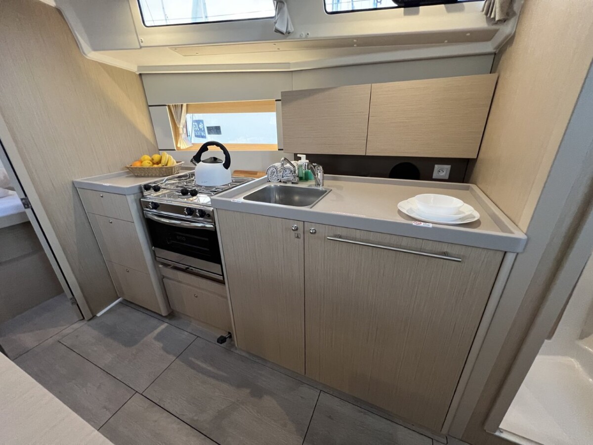 Oceanis 38.1 Jana