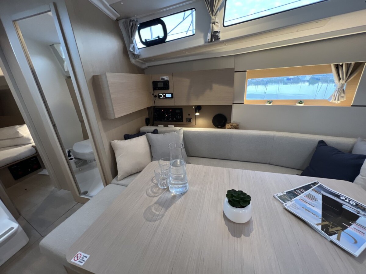 Oceanis 38.1 Jana