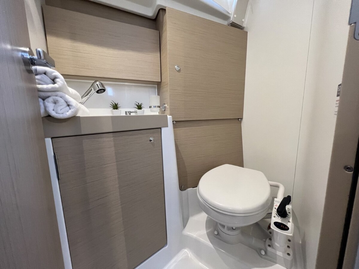 Oceanis 38.1 Jana