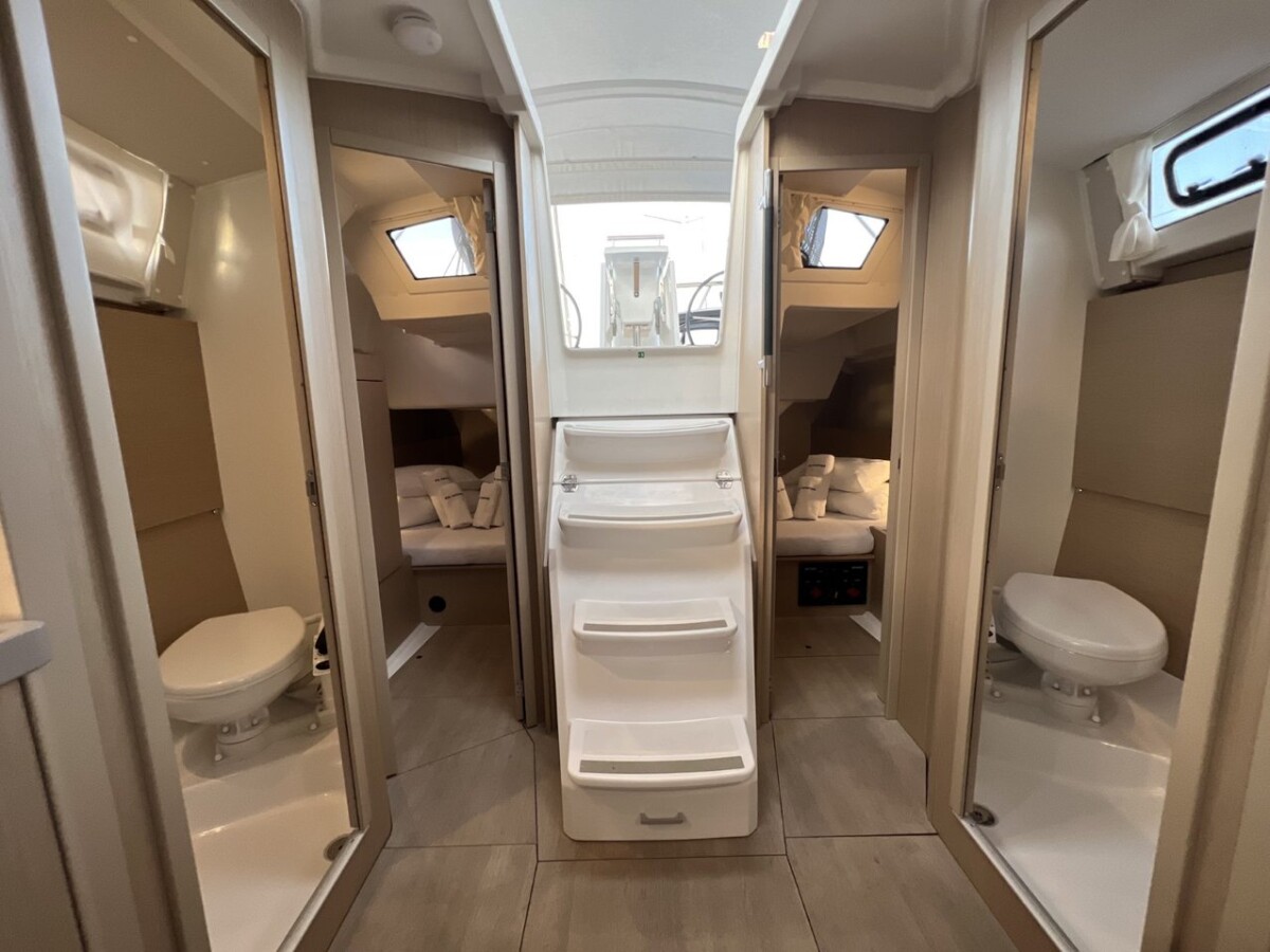 Oceanis 38.1 Jana