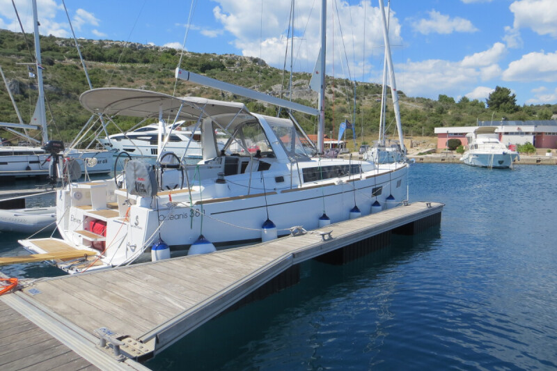 Oceanis 38.1 Eleven