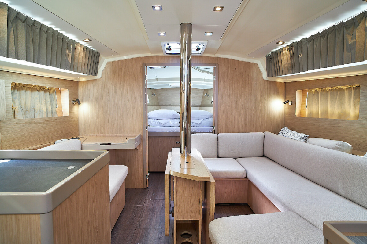 Oceanis 41.1 White Beauty