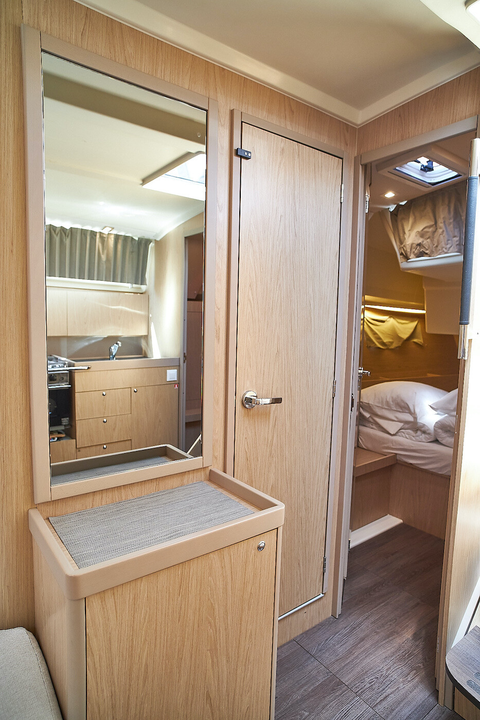 Oceanis 41.1 White Beauty