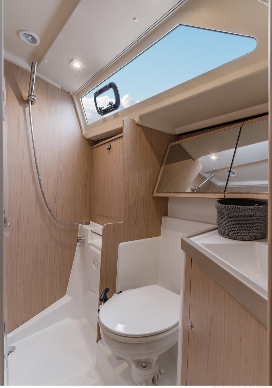 Oceanis 41.1 White Beauty