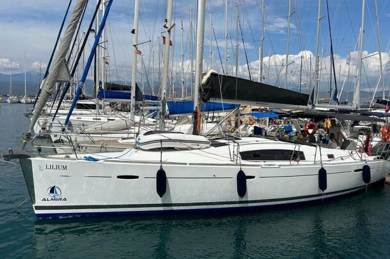 Oceanis 43 Family Lilium