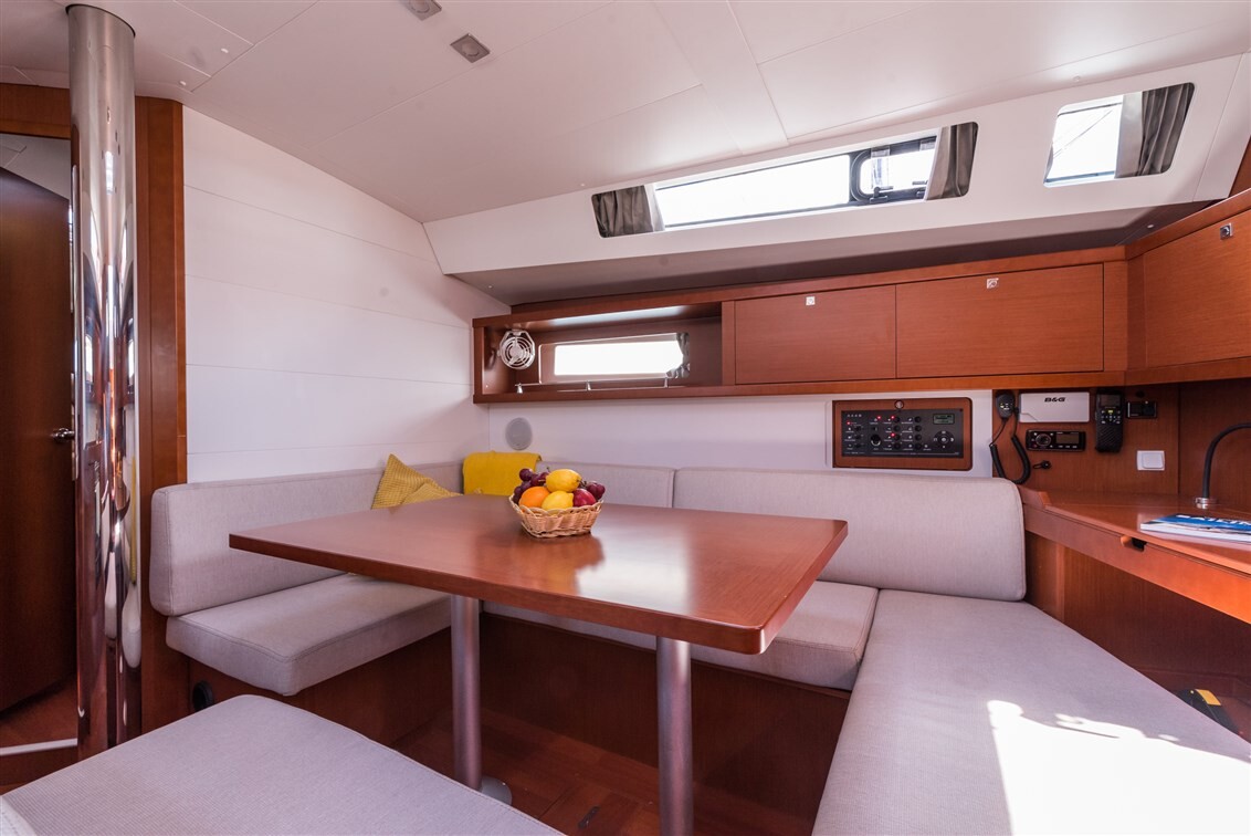 Oceanis 45 Mobula One