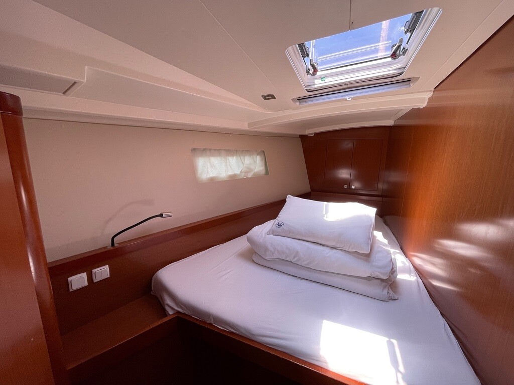 Oceanis 45 Golden Dreams