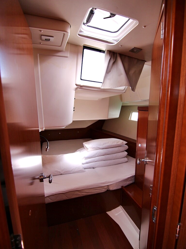 Oceanis 45 Golden Dreams