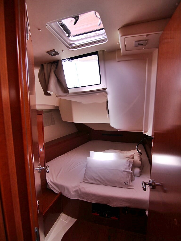Oceanis 45 Golden Dreams