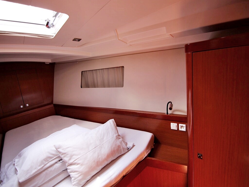 Oceanis 45 Golden Dreams