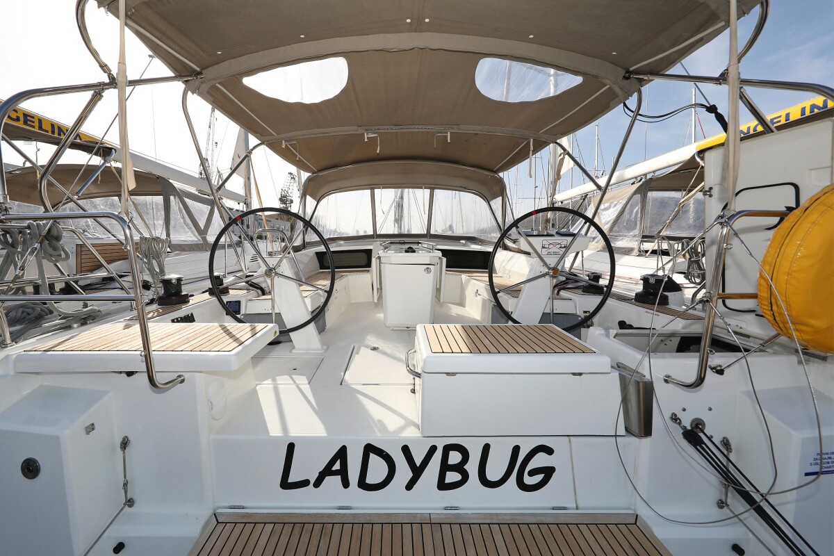 Oceanis 46.1 Ladybug