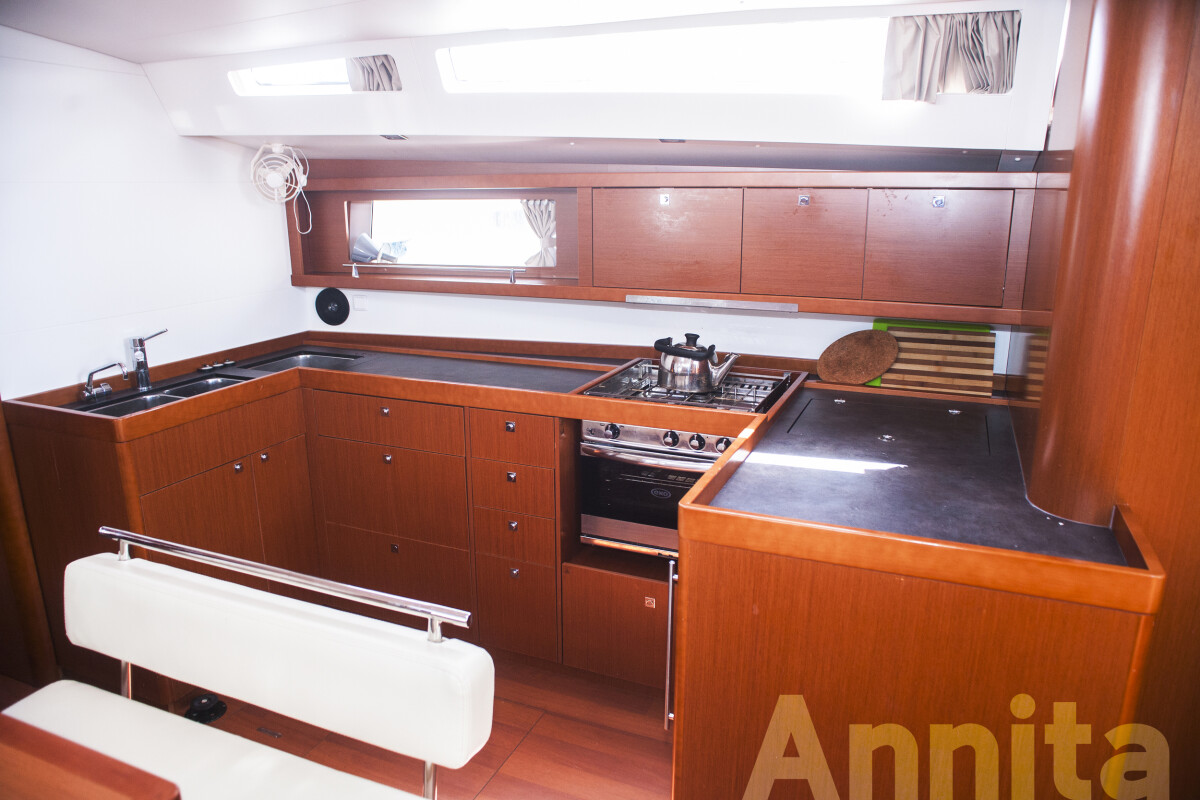 Oceanis 48