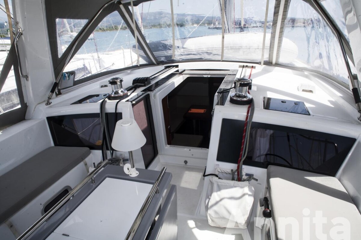 Oceanis 48