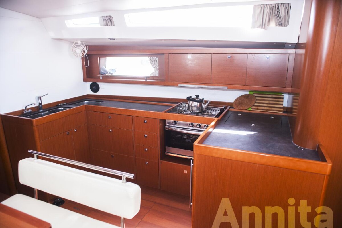 Oceanis 48