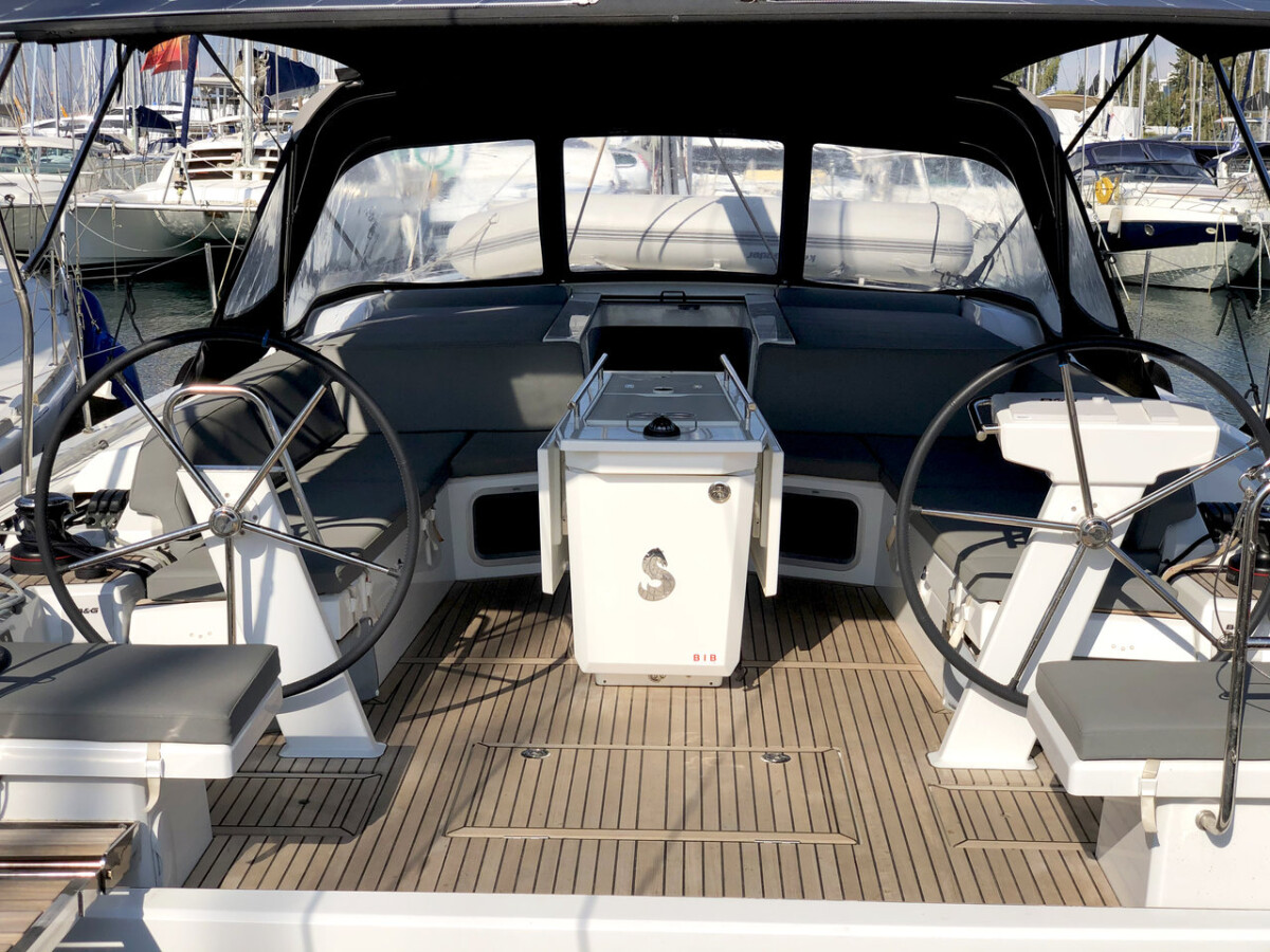 Oceanis 51.1 Salt Water