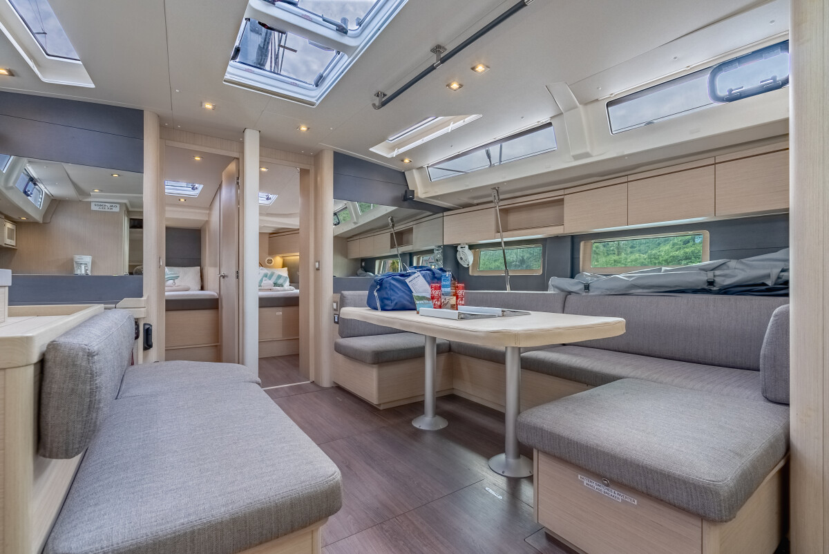 Oceanis 51.1 Sunday Girl