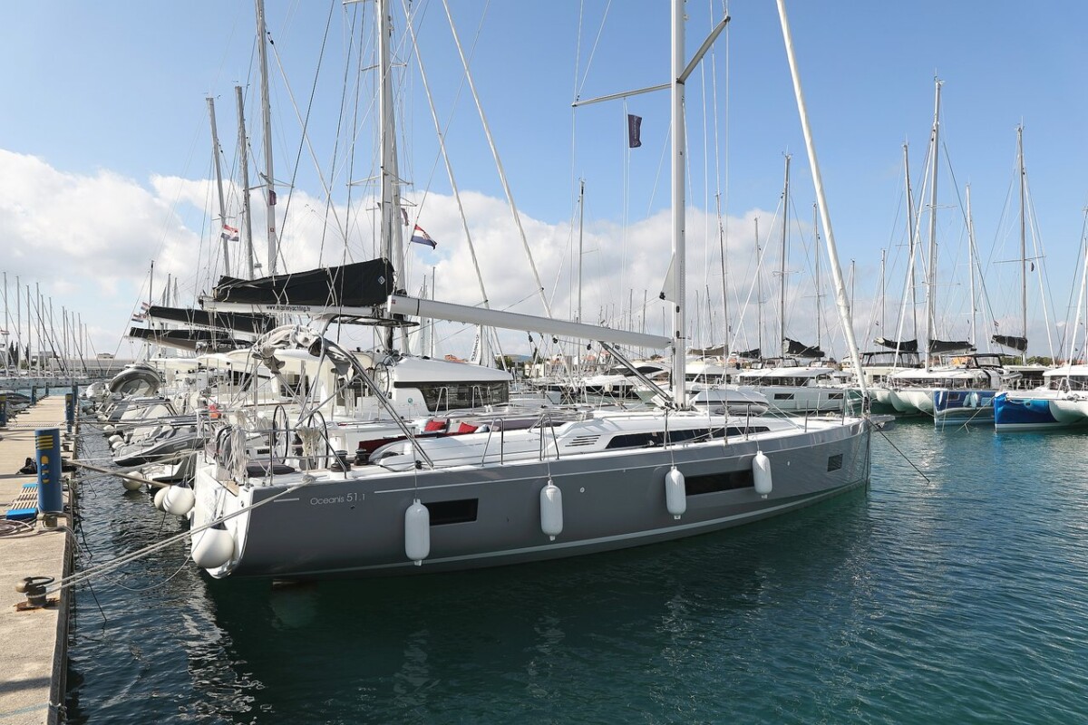Oceanis 51.1 Grey Goose
