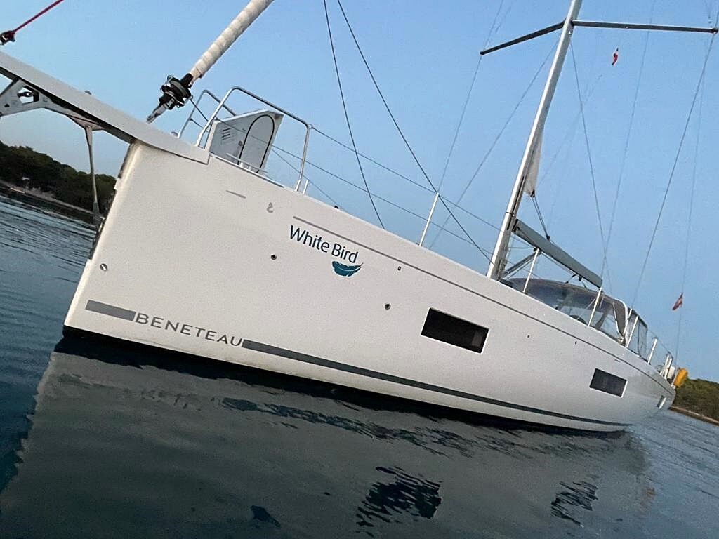 Oceanis Yacht 54 White Bird 