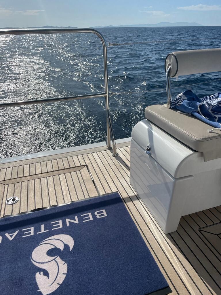 Oceanis Yacht 54 White Bird 