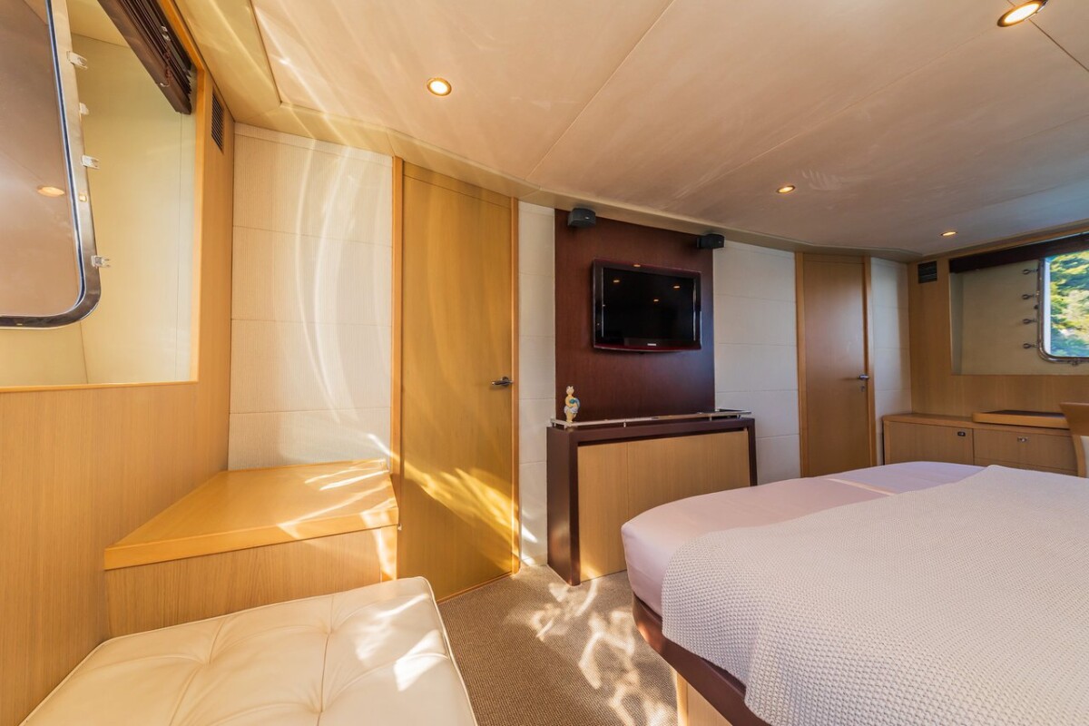 Princess V78 Gitana II