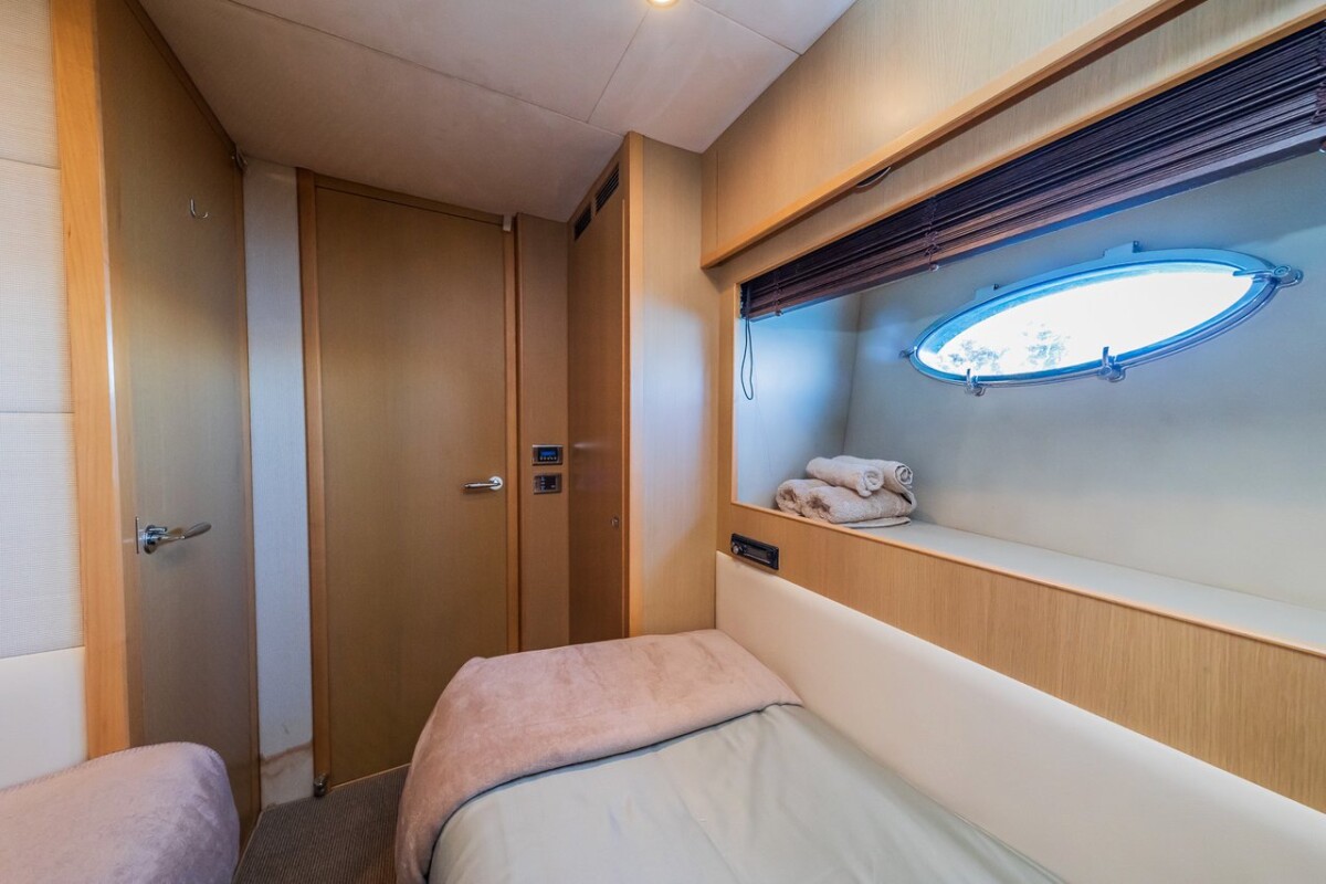 Princess V78 Gitana II