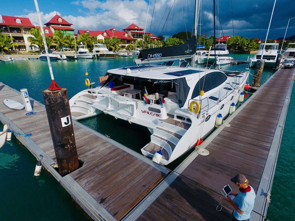 Sea-Tribe DH550 Valerie