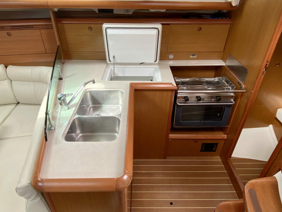 Sun Fast 37 Nivius