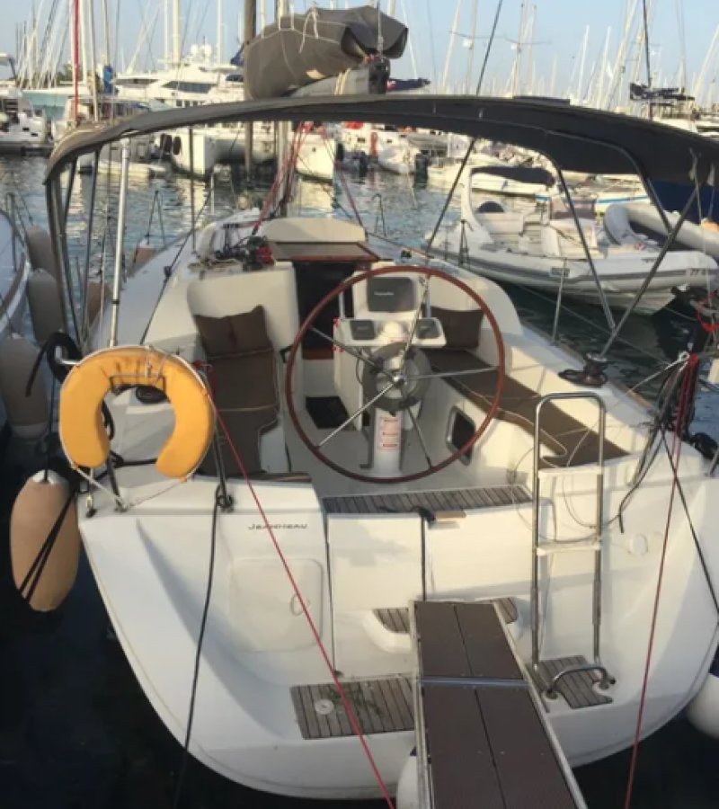 Sun Odyssey 33i Carry On
