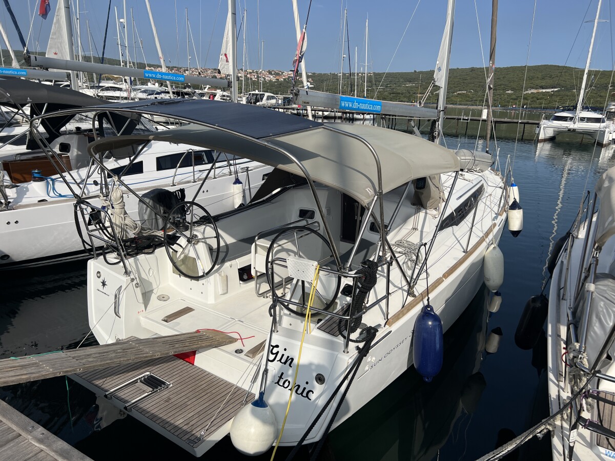 Sun Odyssey 349 Gin Tonic